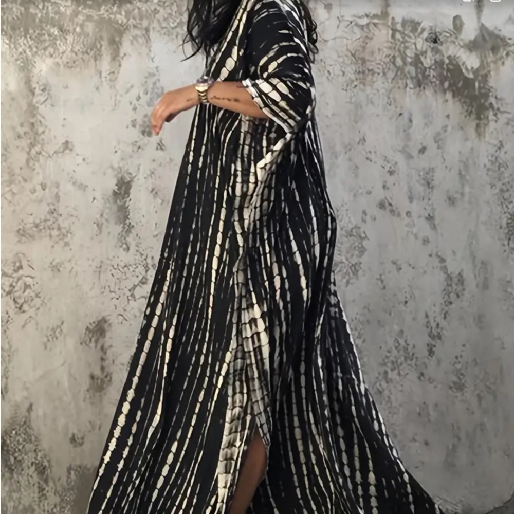 Black and white Caftan - Picture 8 of 9